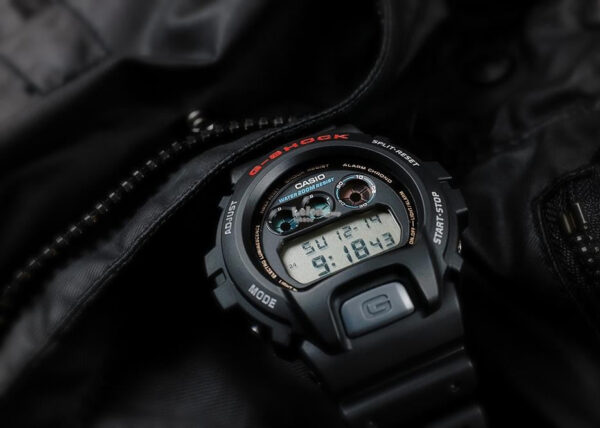 Reloj G-Shock deportivo correa de resina DW-6900-1V - Imagen 2