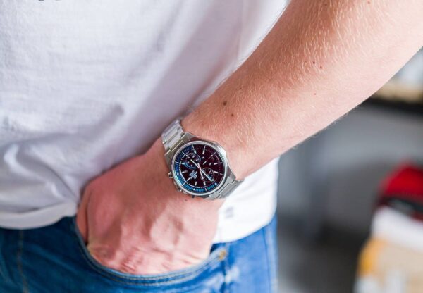 Reloj Edifice casual correa de acero inoxidable EFR-S572D-1AV - Imagen 2