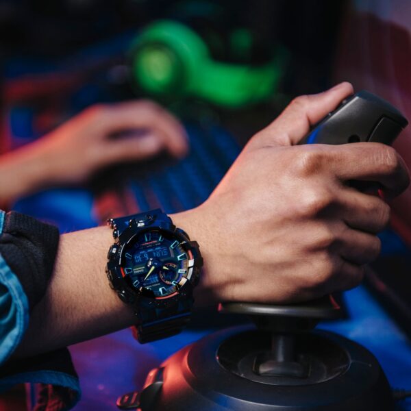 Reloj G-Shock edición Virtual Rainbow deportivo correa de resina GA-700RGB-1A - Imagen 2